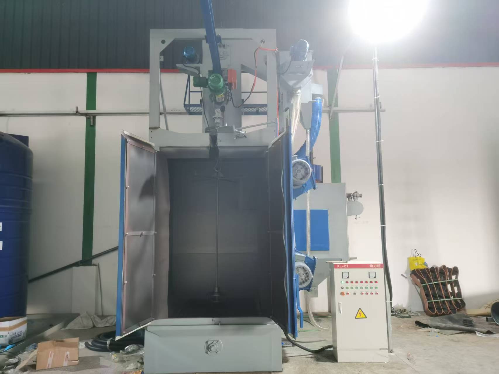 【现场安装】电泳挂具脱漆抛丸机
